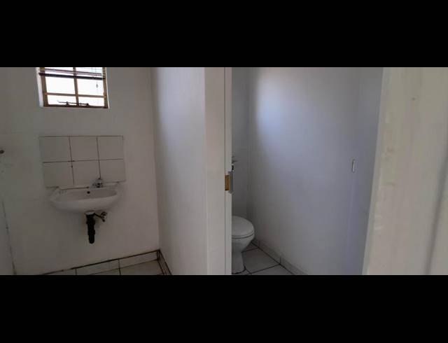 INDUSTRIAL PROPERTY TO RENT IN SILVERTONDALE